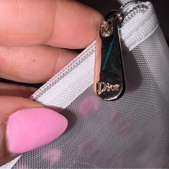 Dior Embroidered Pink Heart Mesh Pouch + Hair star barrettes - Picture 4 of 9